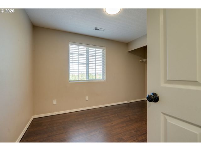 19790 Sw YOCOM Ln, Beaverton, OR 97007