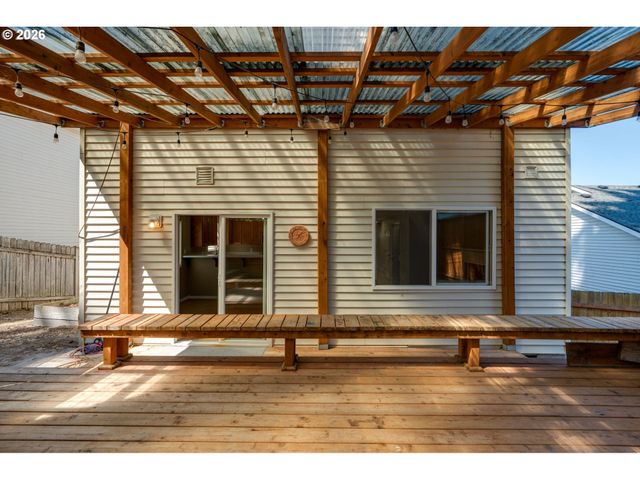 19790 Sw YOCOM Ln, Beaverton, OR 97007