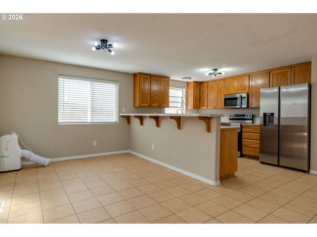 19790 Sw YOCOM Ln, Beaverton, OR 97007
