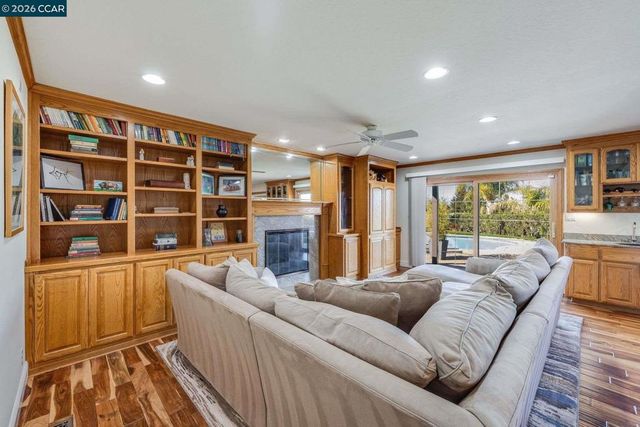 5817 Mitchell Canyon Ct, Clayton, CA 94517