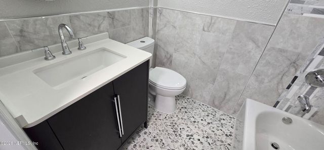 2921 SEARCHWOOD Drive, Jacksonville, FL 32277