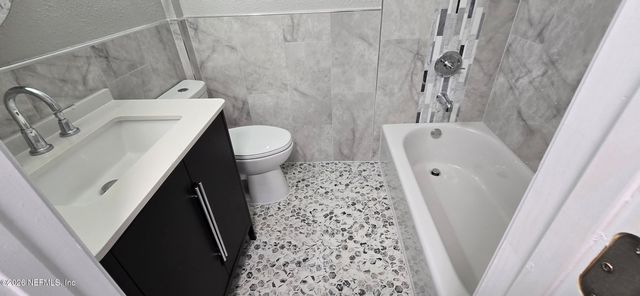 2921 SEARCHWOOD Drive, Jacksonville, FL 32277