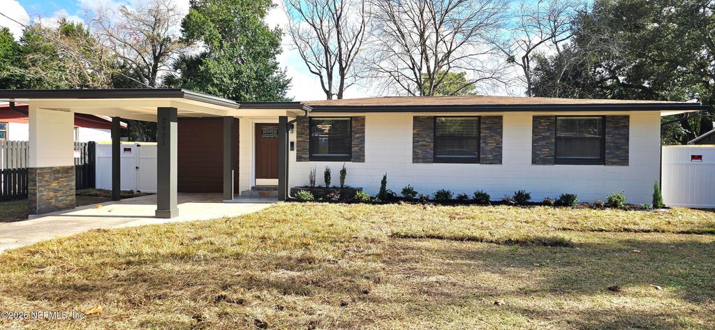 2921 SEARCHWOOD Drive, Jacksonville, FL 32277