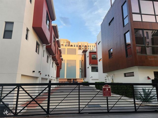 130 8TH STREET N, St Petersburg, FL 33701