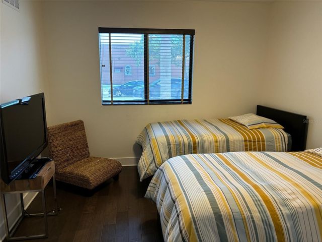 130 8TH STREET N, St Petersburg, FL 33701