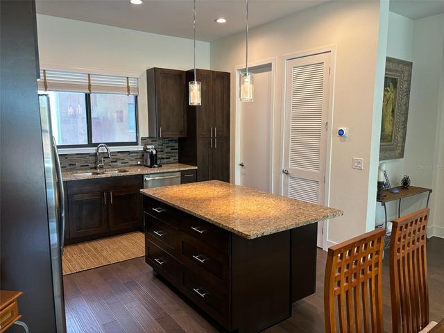 130 8TH STREET N, St Petersburg, FL 33701