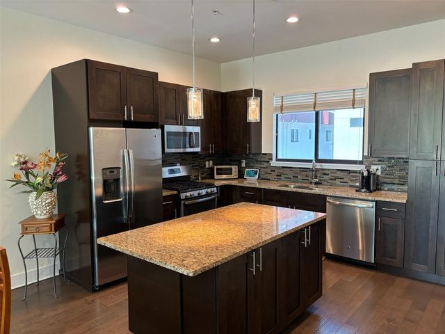 130 8TH STREET N, St Petersburg, FL 33701