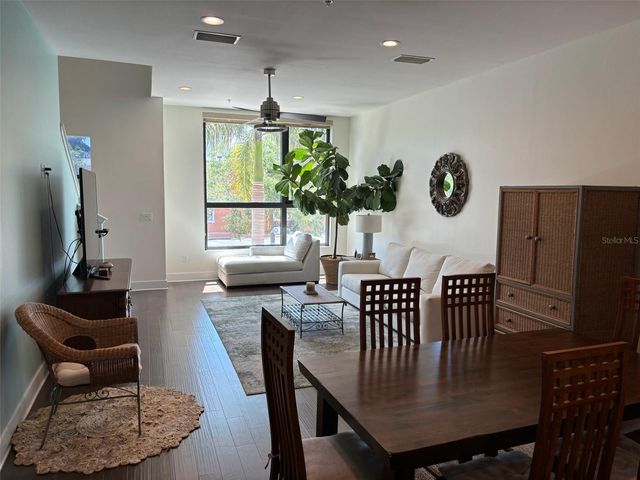 130 8TH STREET N, St Petersburg, FL 33701