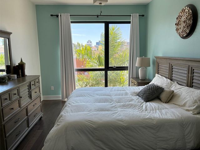 130 8TH STREET N, St Petersburg, FL 33701