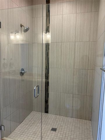 130 8TH STREET N, St Petersburg, FL 33701