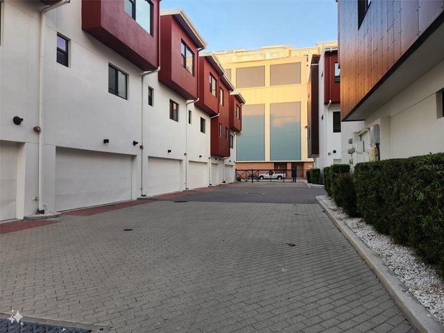 130 8TH STREET N, St Petersburg, FL 33701