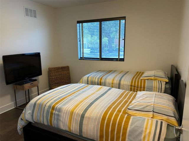 130 8TH STREET N, St Petersburg, FL 33701