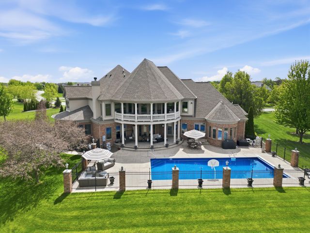1200 White Hawk Drive, Crown Point, IN 46307