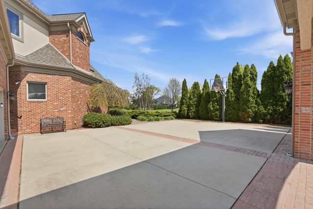 1200 White Hawk Drive, Crown Point, IN 46307