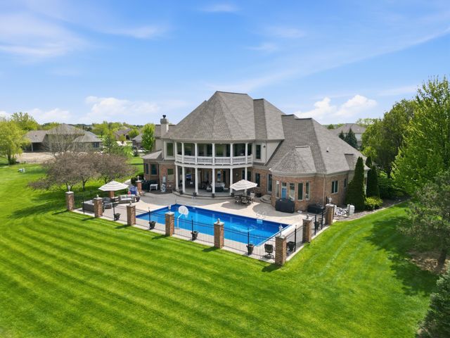 1200 White Hawk Drive, Crown Point, IN 46307