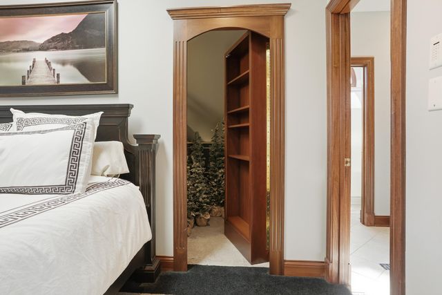 1200 White Hawk Drive, Crown Point, IN 46307