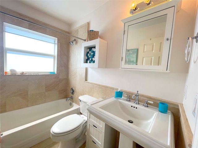 4923 SW 33rd Way, Hollywood, FL 33312