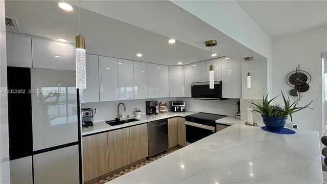 11111 NE Biscayne Boulevard 16A, Miami, FL 33181