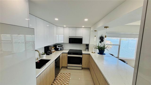 11111 NE Biscayne Boulevard 16A, Miami, FL 33181