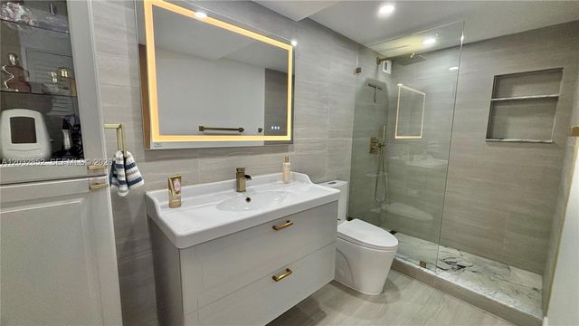 11111 NE Biscayne Boulevard 16A, Miami, FL 33181