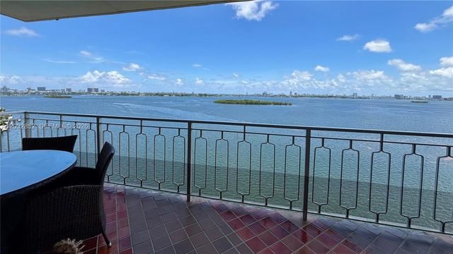 11111 NE Biscayne Boulevard 16A, Miami, FL 33181