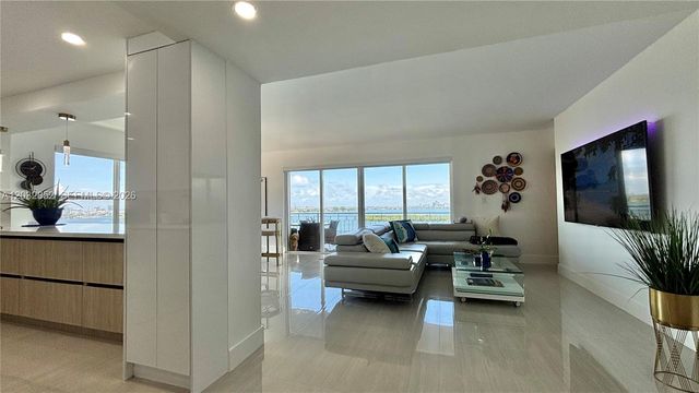 11111 NE Biscayne Boulevard 16A, Miami, FL 33181
