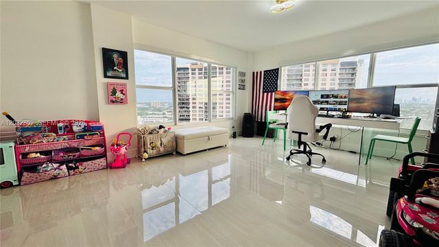11111 NE Biscayne Boulevard 16A, Miami, FL 33181