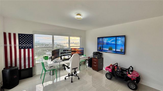 11111 NE Biscayne Boulevard 16A, Miami, FL 33181