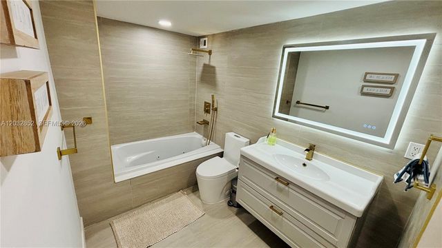 11111 NE Biscayne Boulevard 16A, Miami, FL 33181