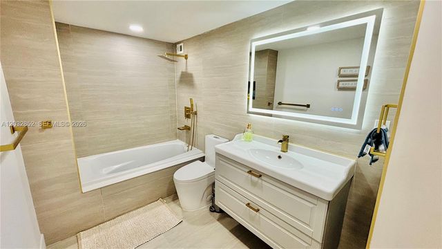 11111 NE Biscayne Boulevard 16A, Miami, FL 33181