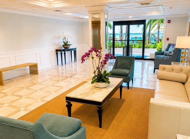 11111 NE Biscayne Boulevard 16A, Miami, FL 33181