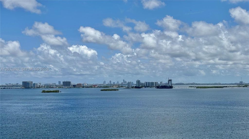 11111 NE Biscayne Boulevard 16A, Miami, FL 33181