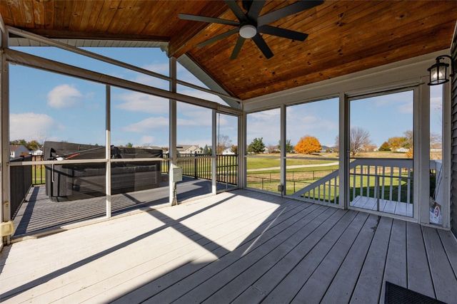 5510 Hunters Ridge Court, Marion, IA 52302