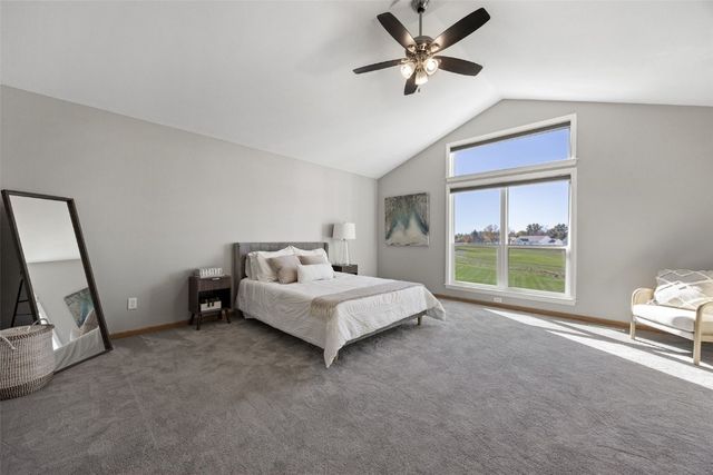 5510 Hunters Ridge Court, Marion, IA 52302