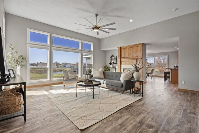 5510 Hunters Ridge Court, Marion, IA 52302