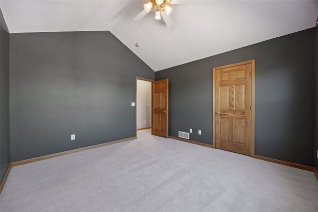 5510 Hunters Ridge Court, Marion, IA 52302