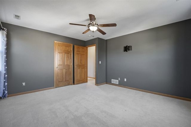 5510 Hunters Ridge Court, Marion, IA 52302