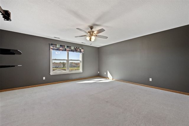 5510 Hunters Ridge Court, Marion, IA 52302