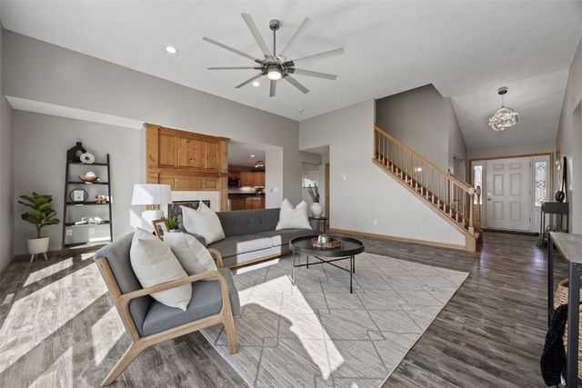 5510 Hunters Ridge Court, Marion, IA 52302