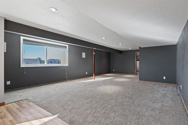 5510 Hunters Ridge Court, Marion, IA 52302