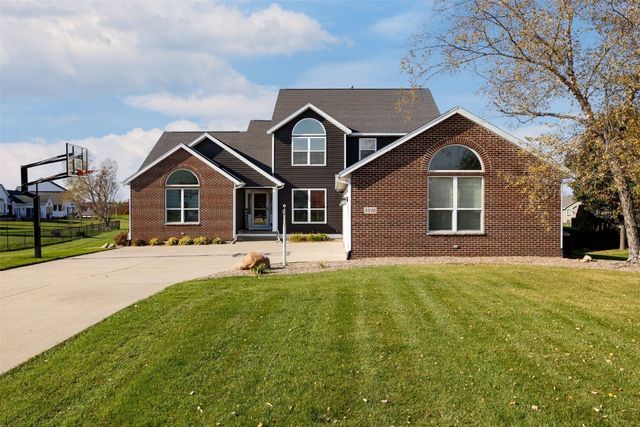 5510 Hunters Ridge Court, Marion, IA 52302