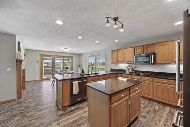 5510 Hunters Ridge Court, Marion, IA 52302