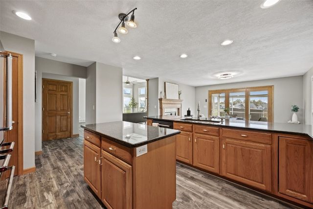 5510 Hunters Ridge Court, Marion, IA 52302