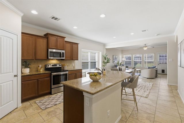 124 Golden Eagle LN, Leander, TX 78641