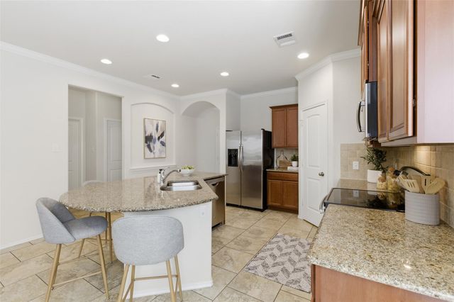 124 Golden Eagle LN, Leander, TX 78641