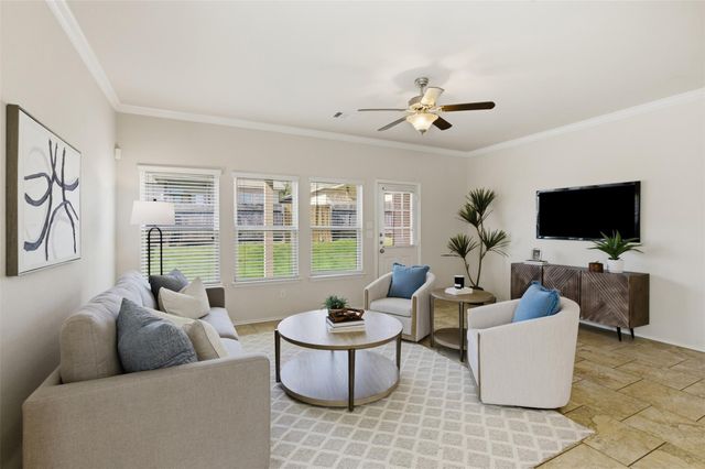 124 Golden Eagle LN, Leander, TX 78641