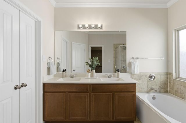 124 Golden Eagle LN, Leander, TX 78641