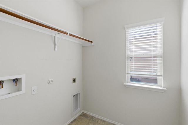 124 Golden Eagle LN, Leander, TX 78641