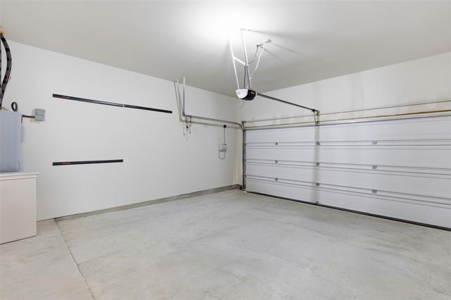 124 Golden Eagle LN, Leander, TX 78641