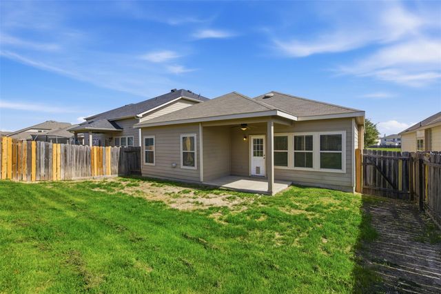 124 Golden Eagle LN, Leander, TX 78641